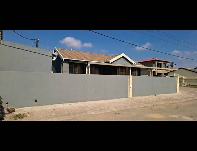 3 BEDROOM HOUSE FOR SALE IN EBONY PARK